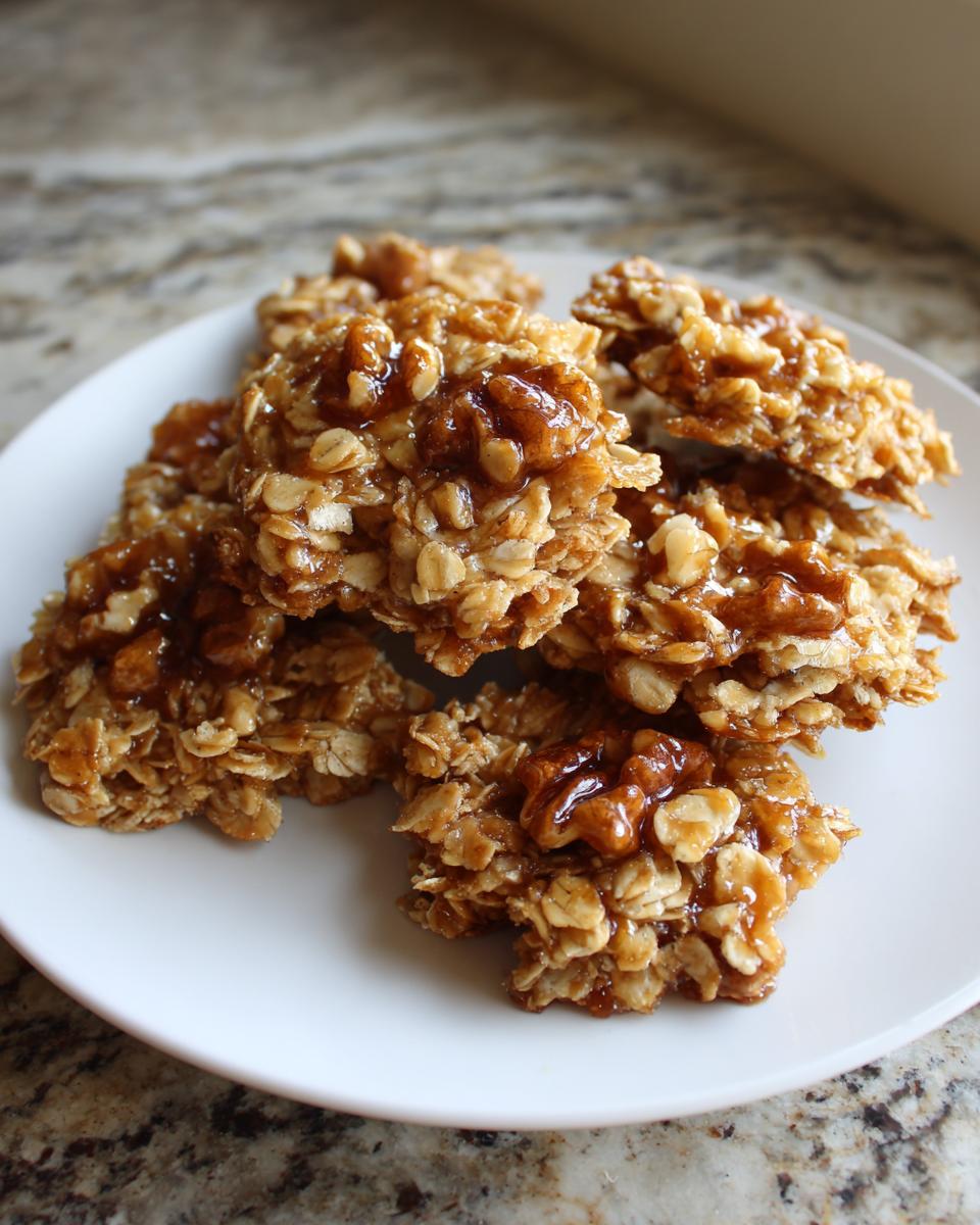 Maple walnut granola clusters - detail 1